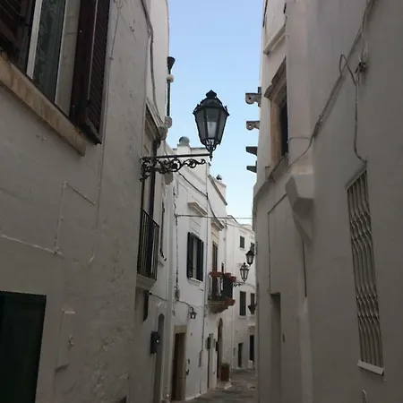 Vicolo - Tra La Piazza E Il Mare Ostuni