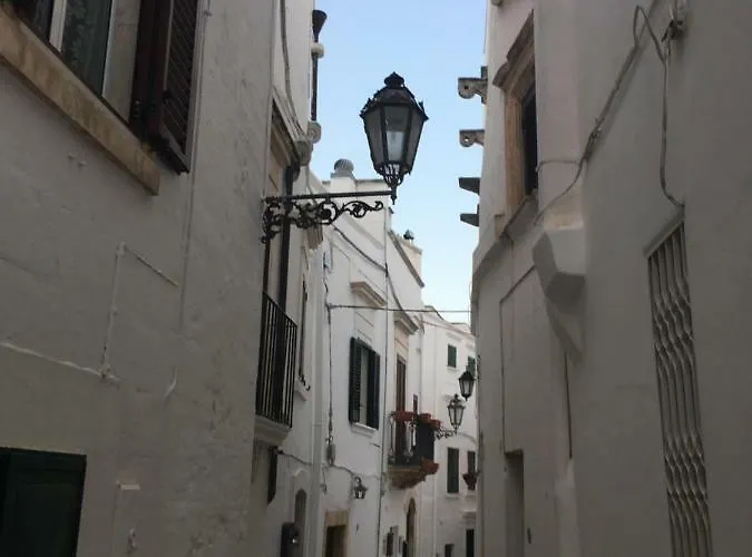 Vicolo - Tra La Piazza E Il Mare Ostuni
